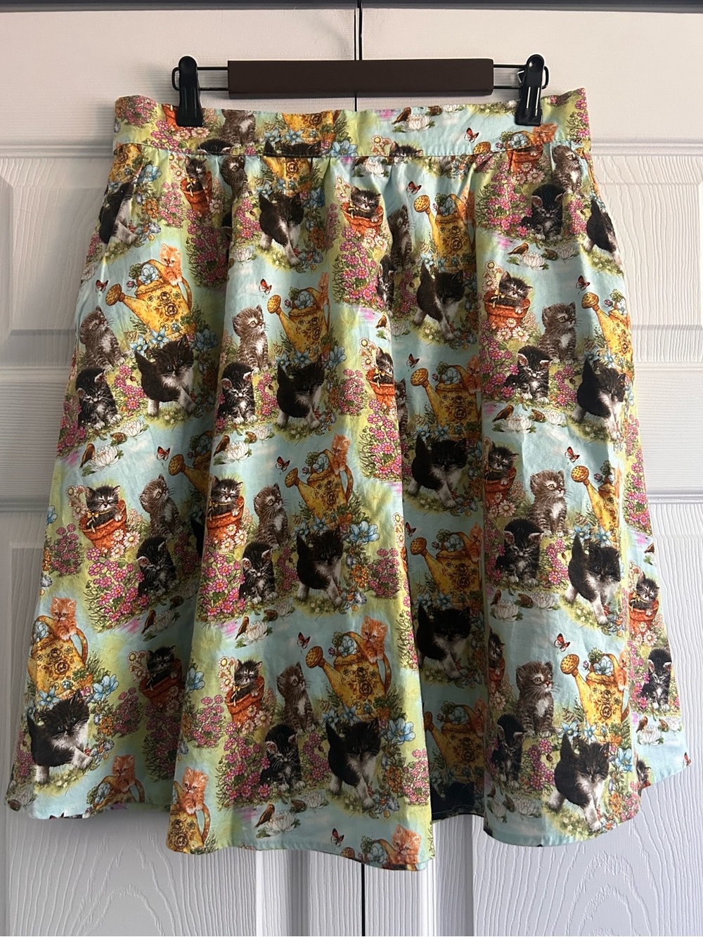 Retrolicious Kitten Floral Garden Novelty Cotton A Line Printed Skater Skirt.